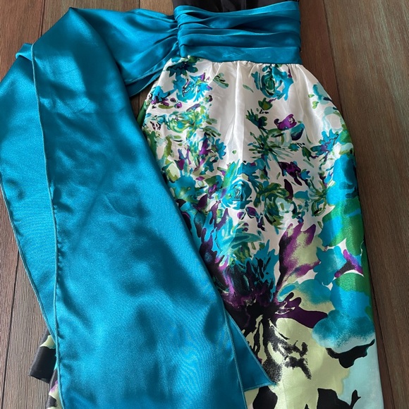 Trixxi Strapless dress. - Picture 2 of 4